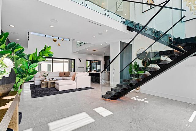 7821 3RD AVENUE S, St Petersburg, FL 33707