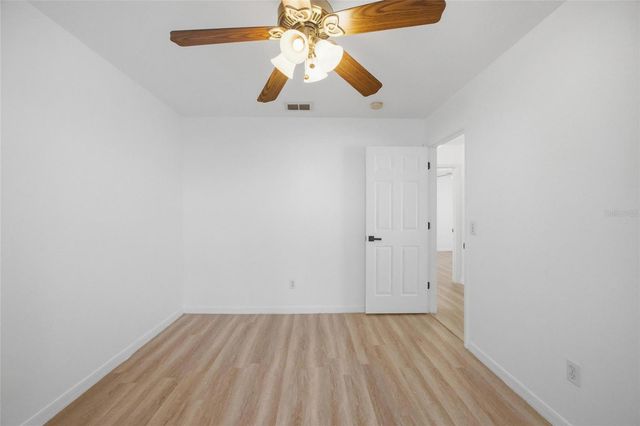 8512 N DIXON AVENUE, Tampa, FL 33604