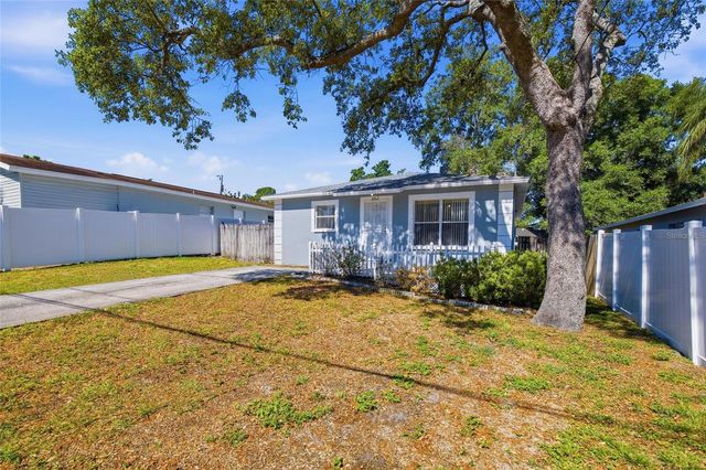 8512 N DIXON AVENUE, Tampa, FL 33604