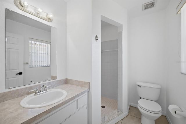 8512 N DIXON AVENUE, Tampa, FL 33604