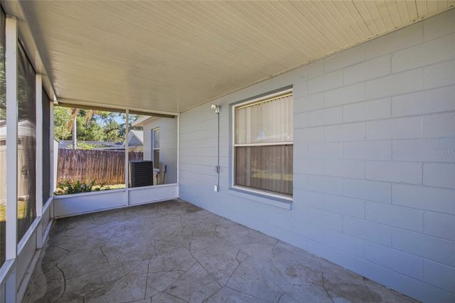 8512 N DIXON AVENUE, Tampa, FL 33604