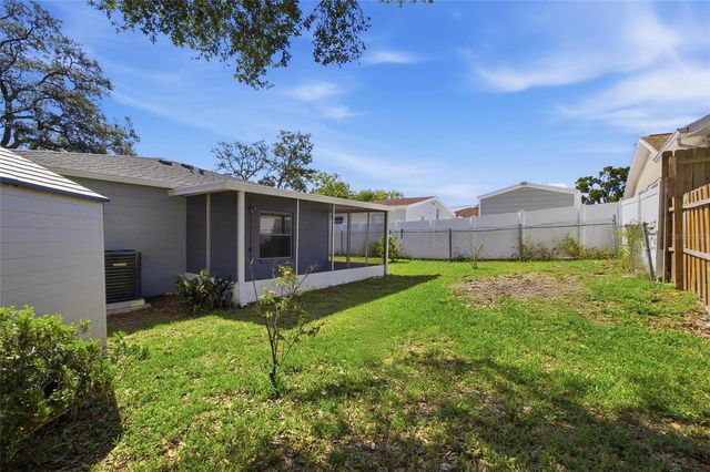 8512 N DIXON AVENUE, Tampa, FL 33604