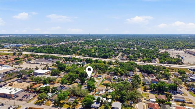 8512 N DIXON AVENUE, Tampa, FL 33604