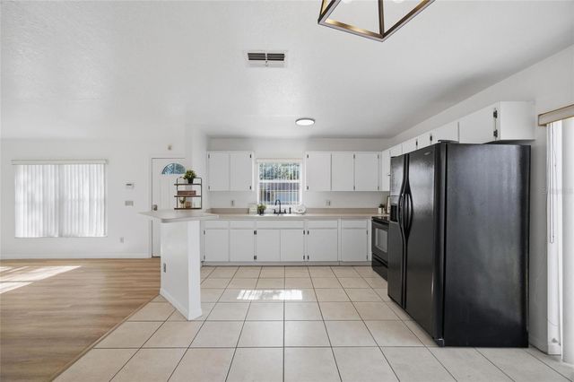 8512 N DIXON AVENUE, Tampa, FL 33604