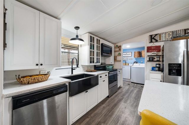 46 WILDERNESS DRIVE, Lake Panasoffkee, FL 33538