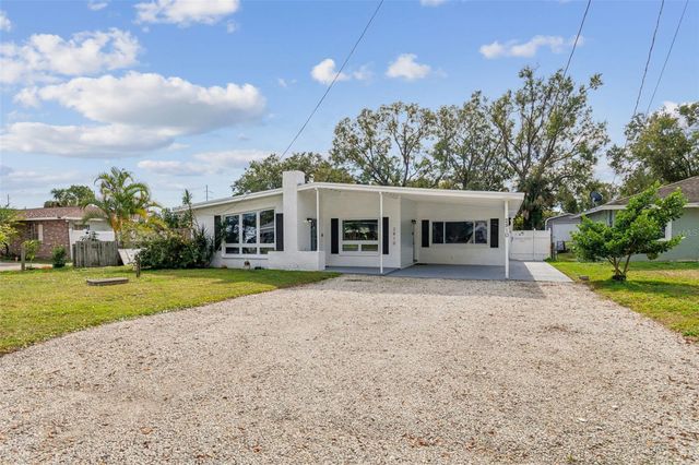 2810 W SILVER LAKE AVENUE, Tampa, FL 33614