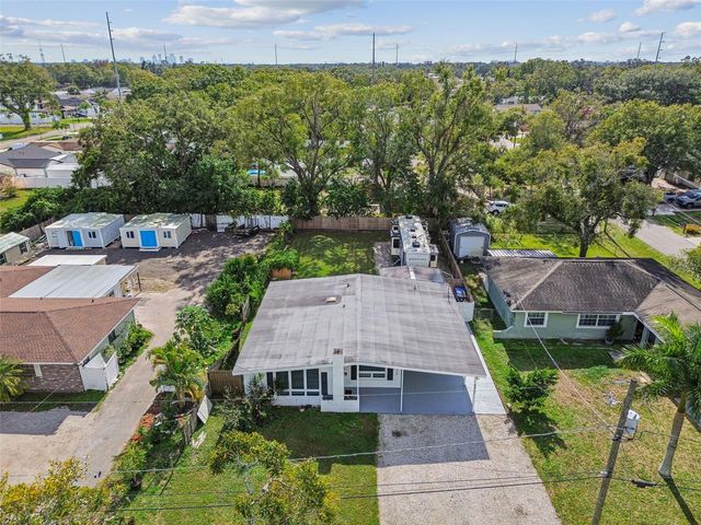 2810 W SILVER LAKE AVENUE, Tampa, FL 33614