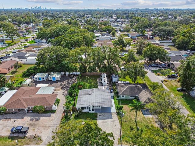 2810 W SILVER LAKE AVENUE, Tampa, FL 33614