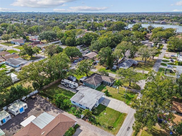 2810 W SILVER LAKE AVENUE, Tampa, FL 33614
