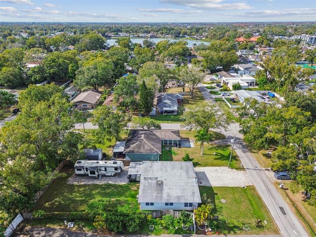 2810 W SILVER LAKE AVENUE, Tampa, FL 33614