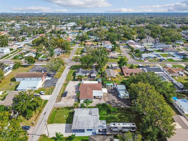 2810 W SILVER LAKE AVENUE, Tampa, FL 33614