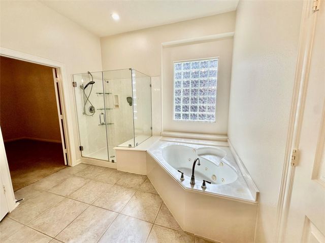 2301 S Venice Drive, Pearland, TX 77581