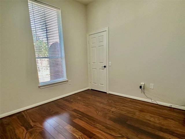 2301 S Venice Drive, Pearland, TX 77581