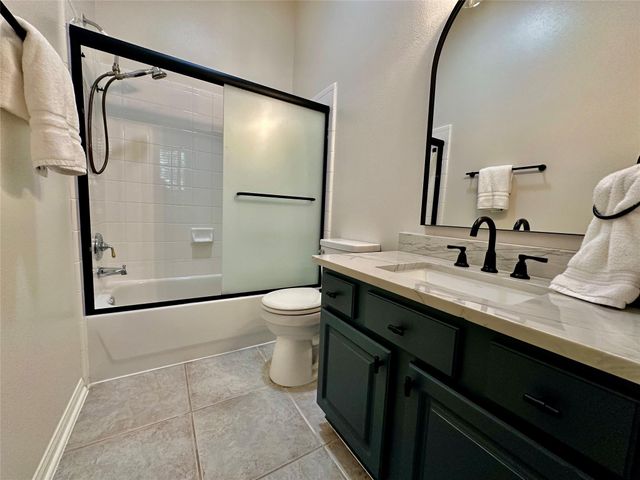 2301 S Venice Drive, Pearland, TX 77581