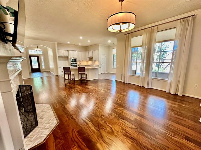 2301 S Venice Drive, Pearland, TX 77581