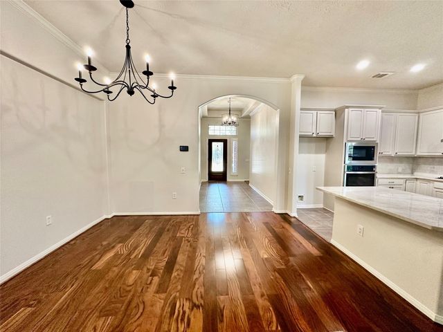 2301 S Venice Drive, Pearland, TX 77581