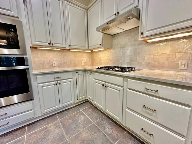 2301 S Venice Drive, Pearland, TX 77581