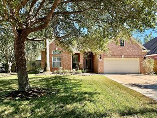 2301 S Venice Drive, Pearland, TX 77581