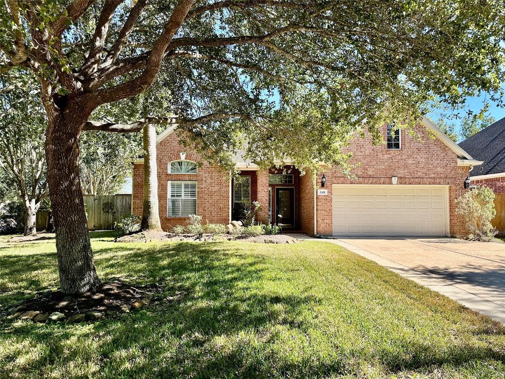 2301 S Venice Drive, Pearland, TX 77581