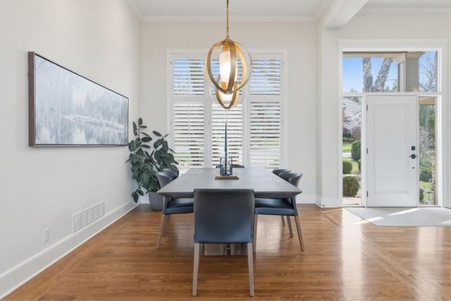 10640 S Glenview Lane, Olathe, KS 66061