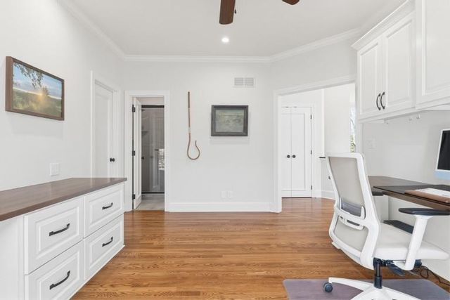 10640 S Glenview Lane, Olathe, KS 66061