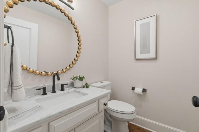 10640 S Glenview Lane, Olathe, KS 66061