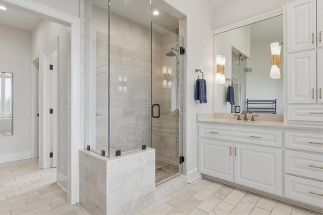 10640 S Glenview Lane, Olathe, KS 66061