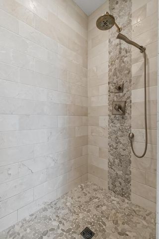 10640 S Glenview Lane, Olathe, KS 66061