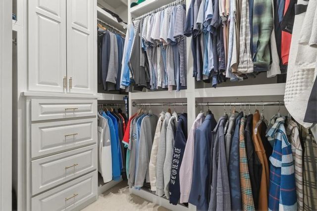 10640 S Glenview Lane, Olathe, KS 66061