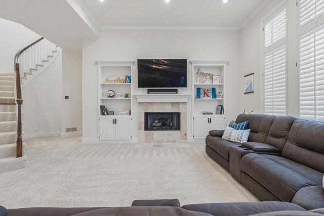 10640 S Glenview Lane, Olathe, KS 66061