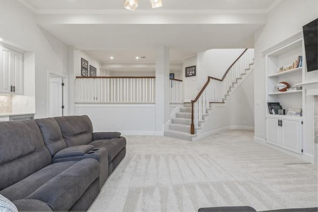 10640 S Glenview Lane, Olathe, KS 66061