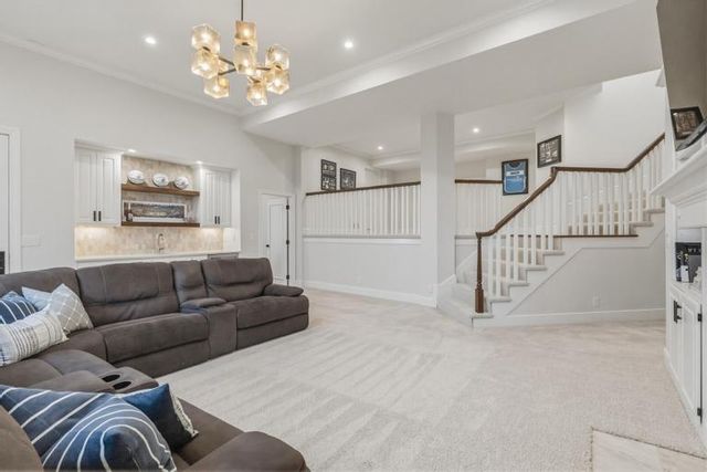 10640 S Glenview Lane, Olathe, KS 66061