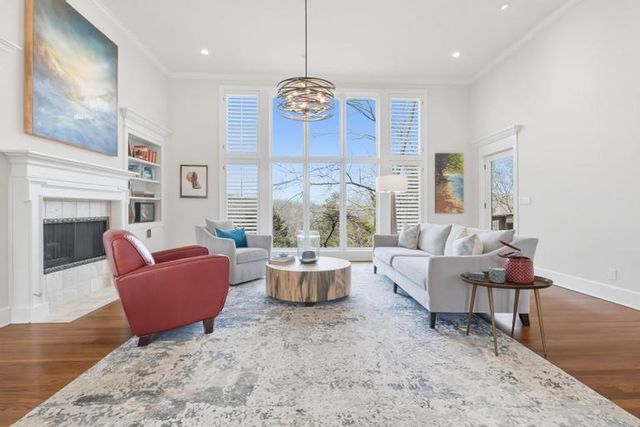 10640 S Glenview Lane, Olathe, KS 66061