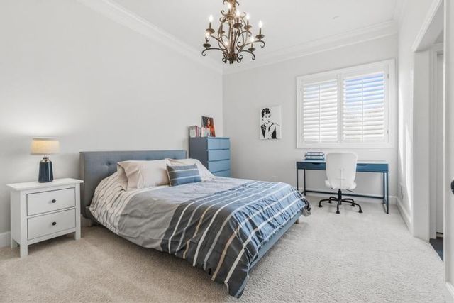 10640 S Glenview Lane, Olathe, KS 66061