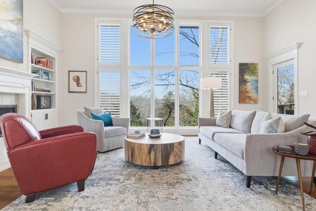 10640 S Glenview Lane, Olathe, KS 66061