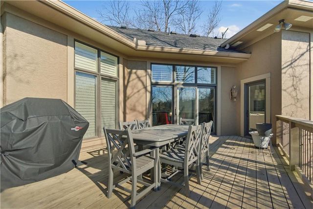 10640 S Glenview Lane, Olathe, KS 66061