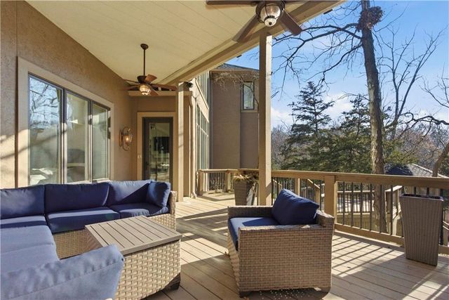 10640 S Glenview Lane, Olathe, KS 66061