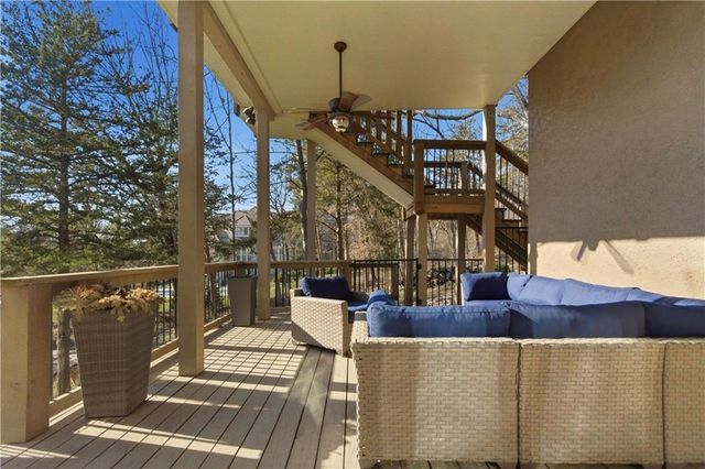 10640 S Glenview Lane, Olathe, KS 66061