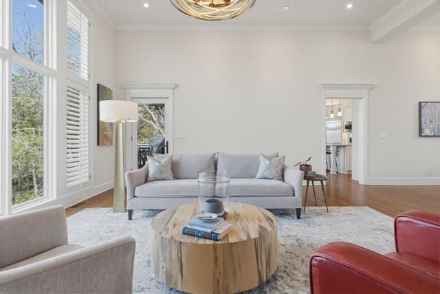 10640 S Glenview Lane, Olathe, KS 66061