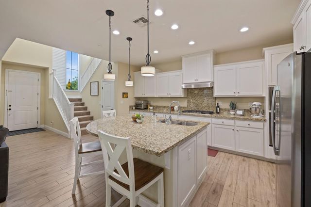 1120 S Shields Ave, Mountain House, CA 95391