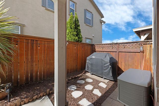 1120 S Shields Ave, Mountain House, CA 95391