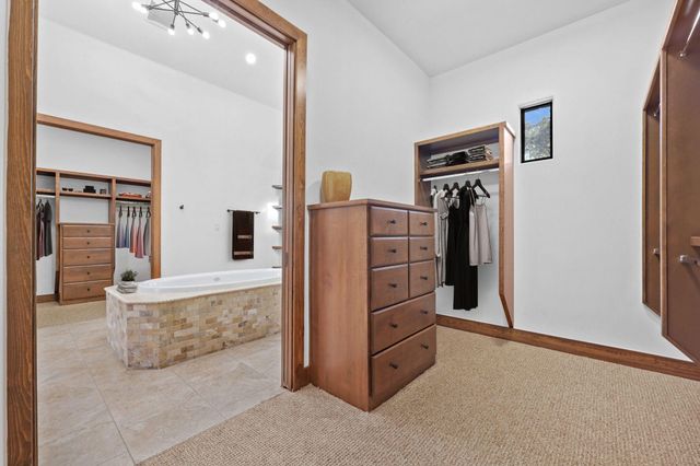 1400 Watercliffe DR, Lago Vista, TX 78645