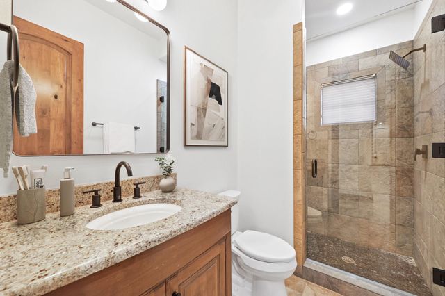 1400 Watercliffe DR, Lago Vista, TX 78645