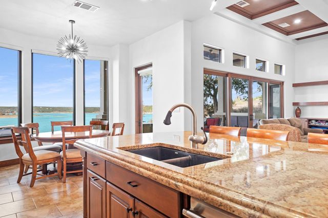 1400 Watercliffe DR, Lago Vista, TX 78645