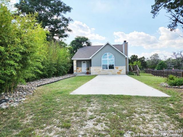 2111 Blueridge, Canyon Lake, TX 78133