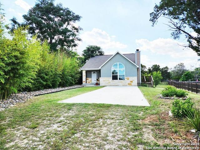 2111 Blueridge, Canyon Lake, TX 78133