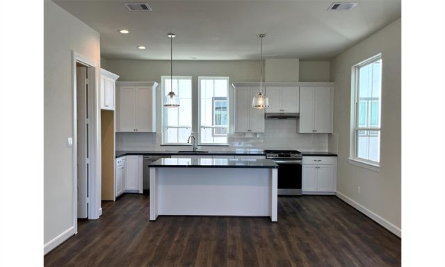 2802 Grand Fountains Drive F, Houston, TX 77054