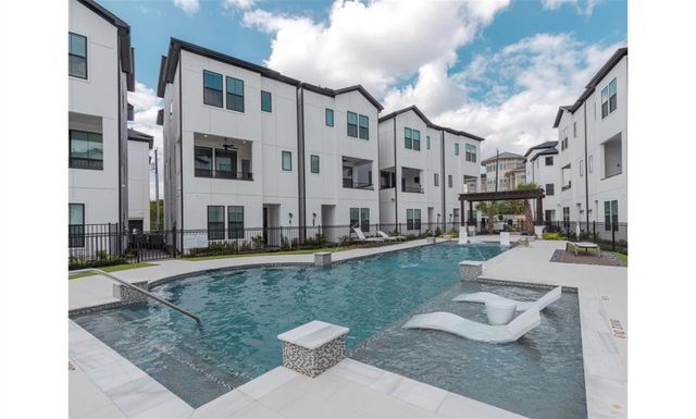 2802 Grand Fountains Drive F, Houston, TX 77054