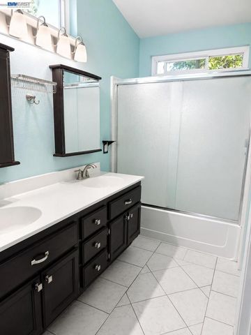 4212 Gold Country Ct, Salida, CA 95368