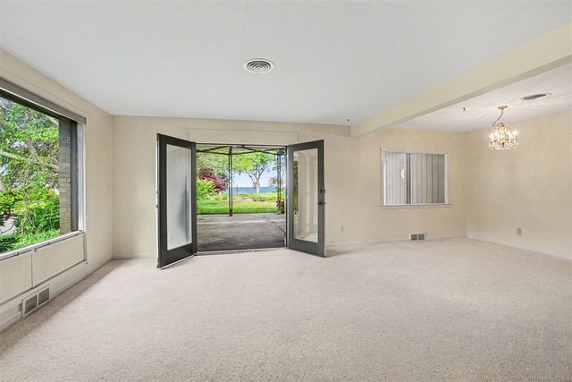 51 Pine Street, South Haven, MI 49090